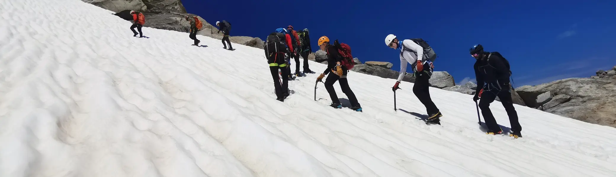 Gehen im Firn beim Hochtourenkurs 2024 | © Jens Kirschke