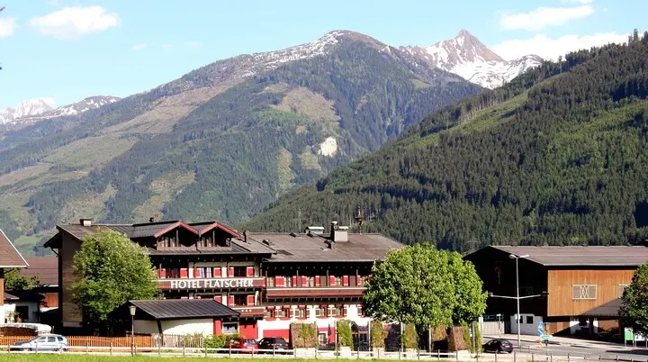 In traumhafter Lage: das Hotel Flatscher | © Hotel Flatscher